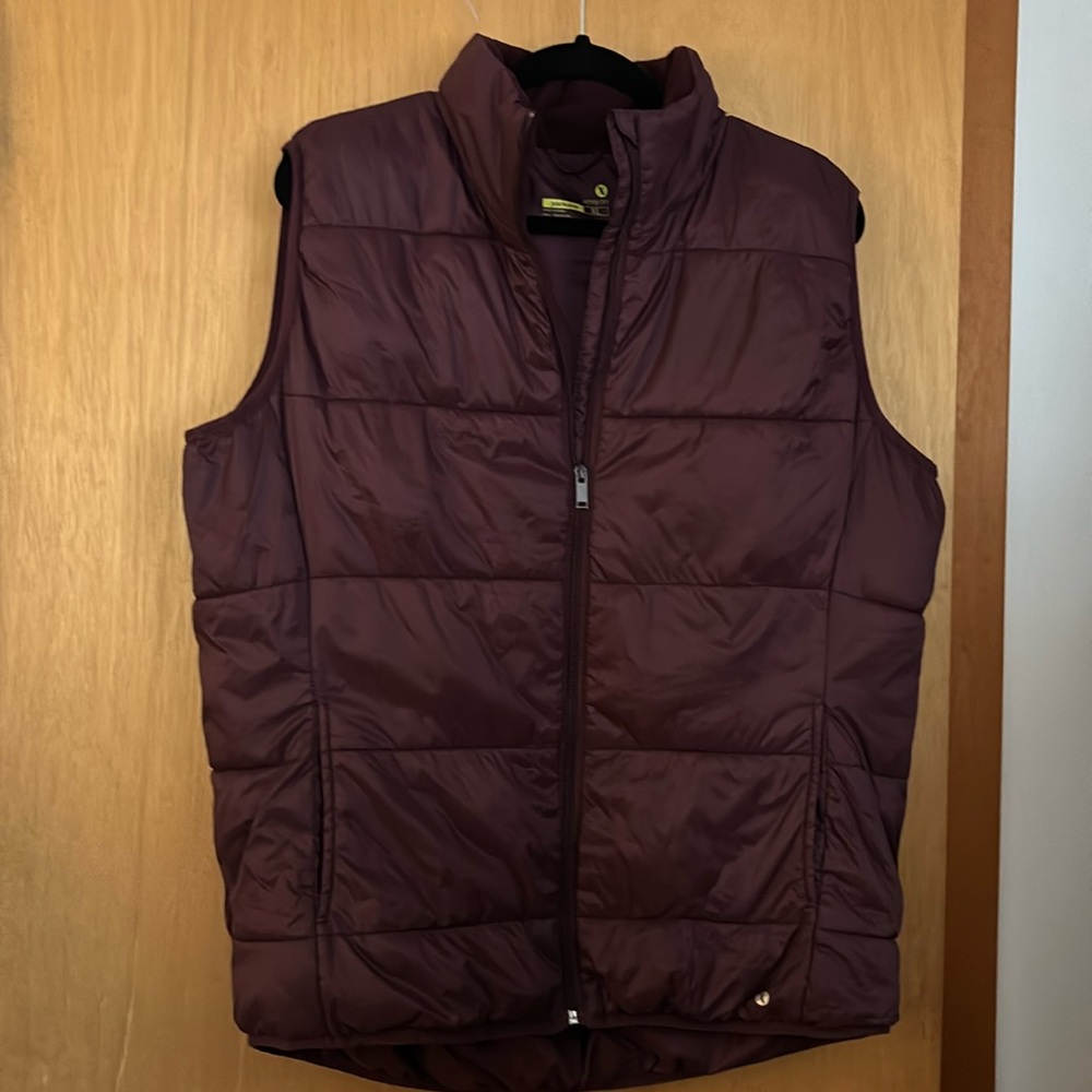 Xersion Packable Maroon Puffer Vest - Size XL